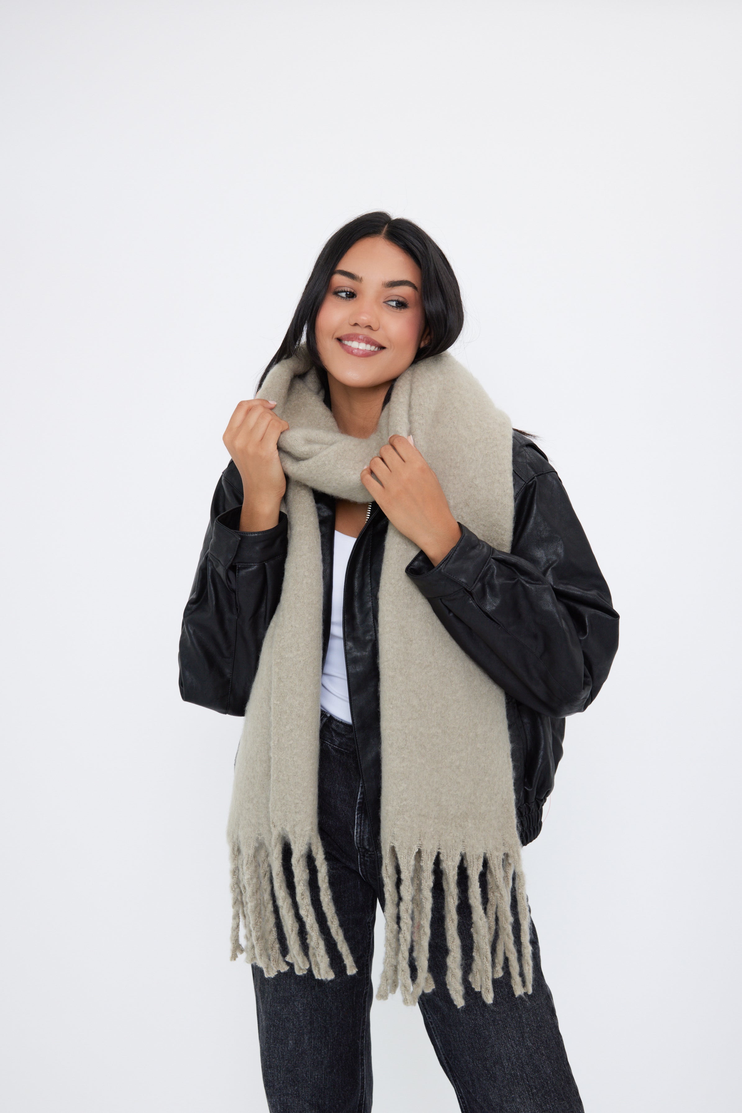 Woman's Oversized Chunky Blanket Scarf in Taupe Grey