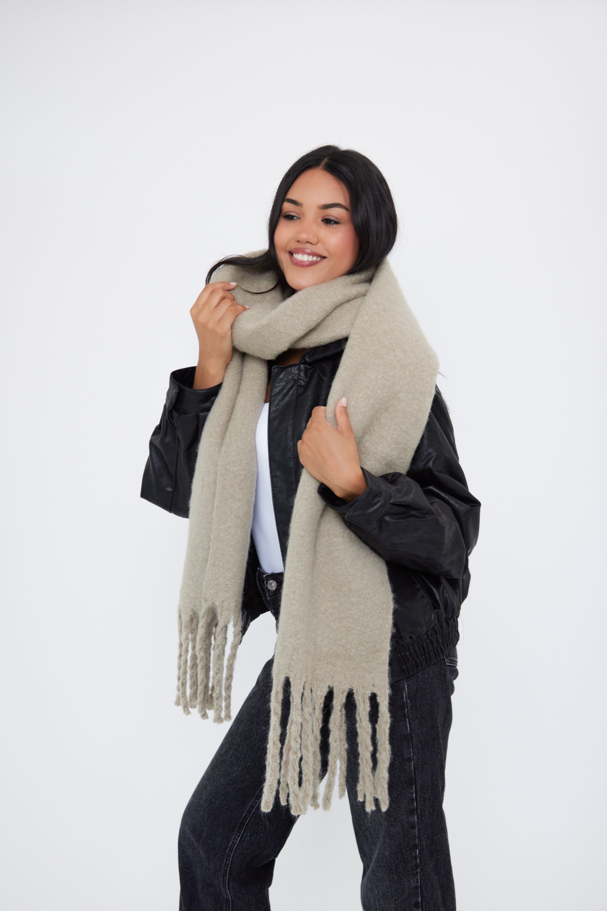 Woman's Oversized Chunky Blanket Scarf in Taupe Grey