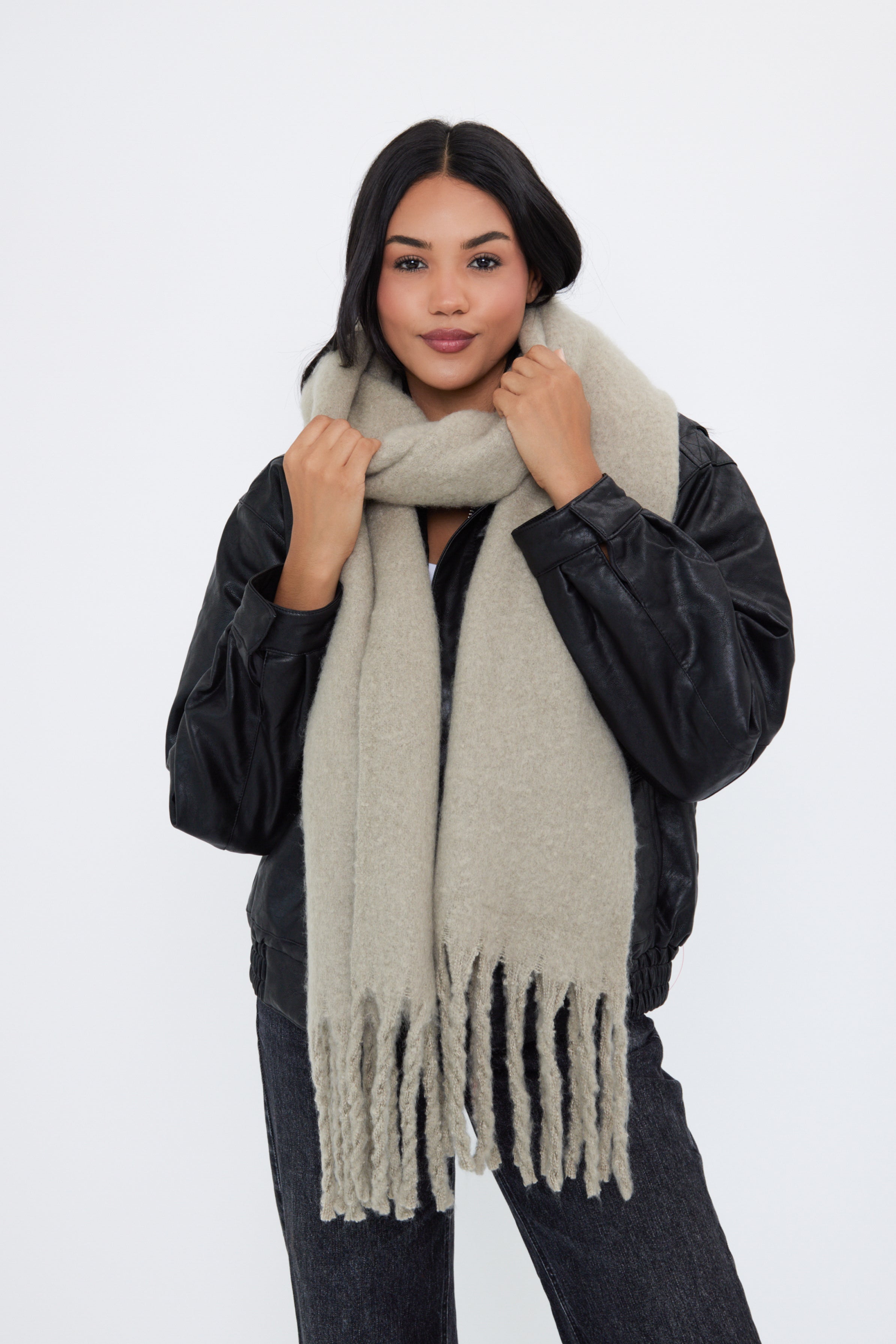 Woman's Oversized Chunky Blanket Scarf in Taupe Grey