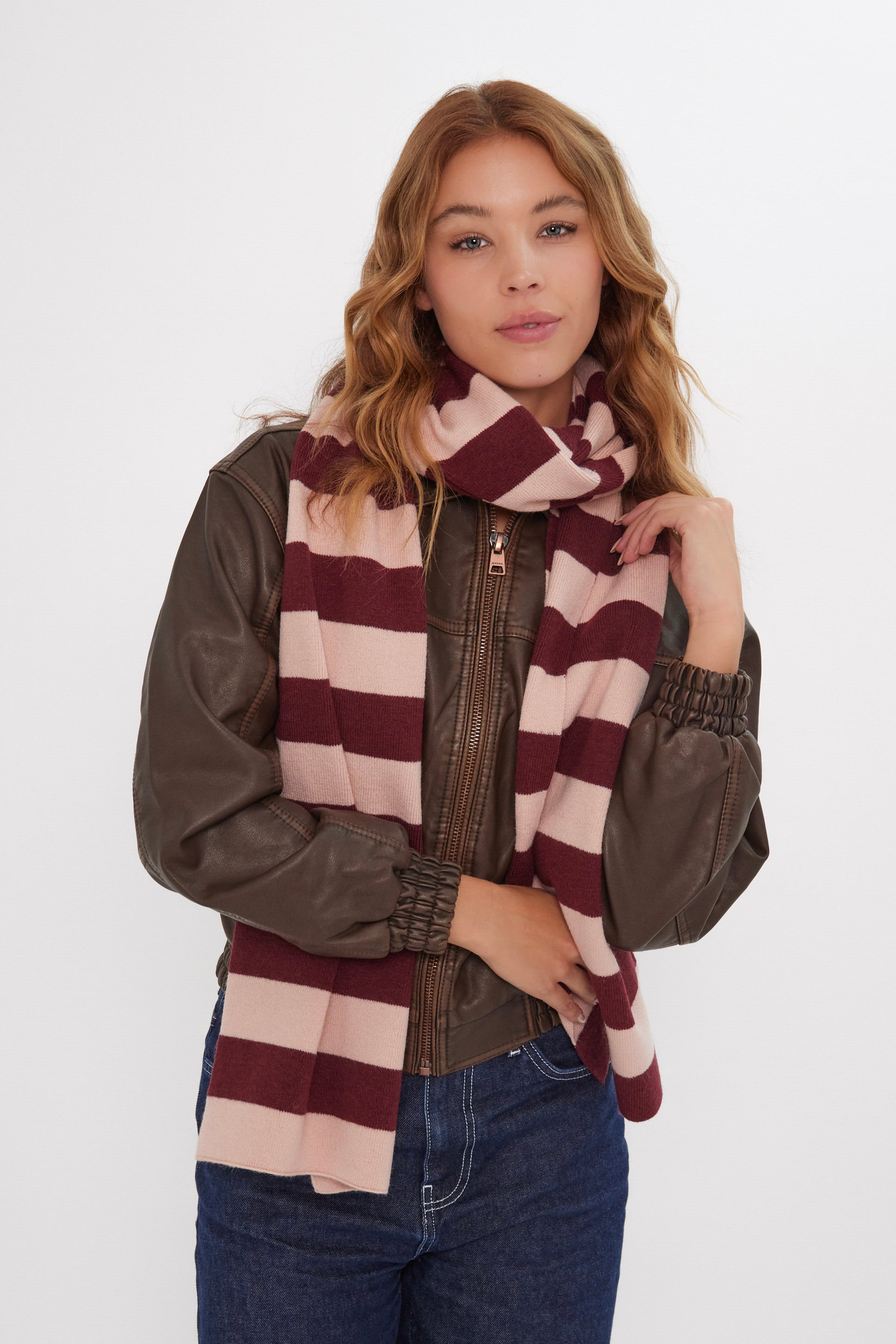 Women’s Knitted Stripe Scarf in Pink and Burgundy