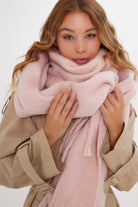 Women’s Oversized Chunky Blanket Scarf in Pink