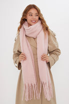 Women’s Oversized Chunky Blanket Scarf in Pink