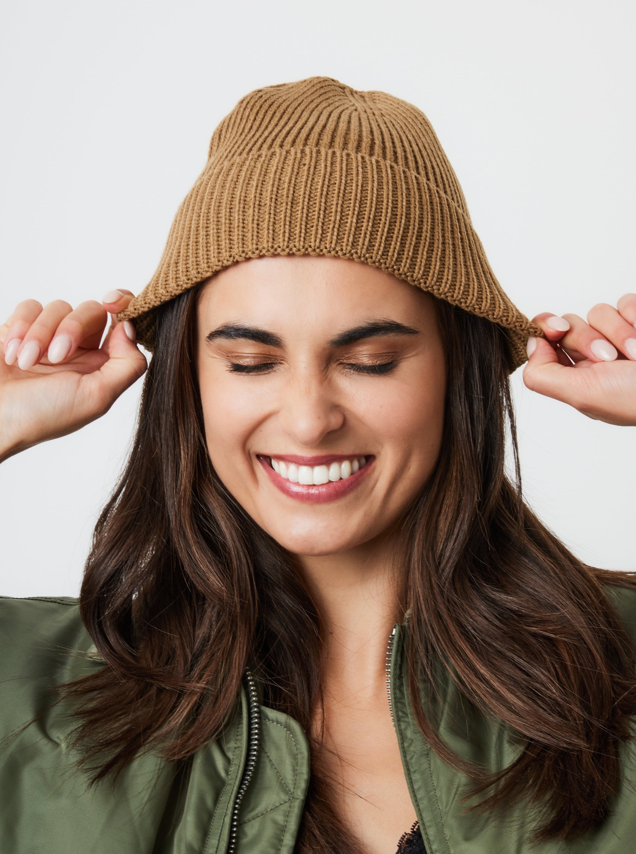 Woman's Ribbed Knitted Beanie in Camel