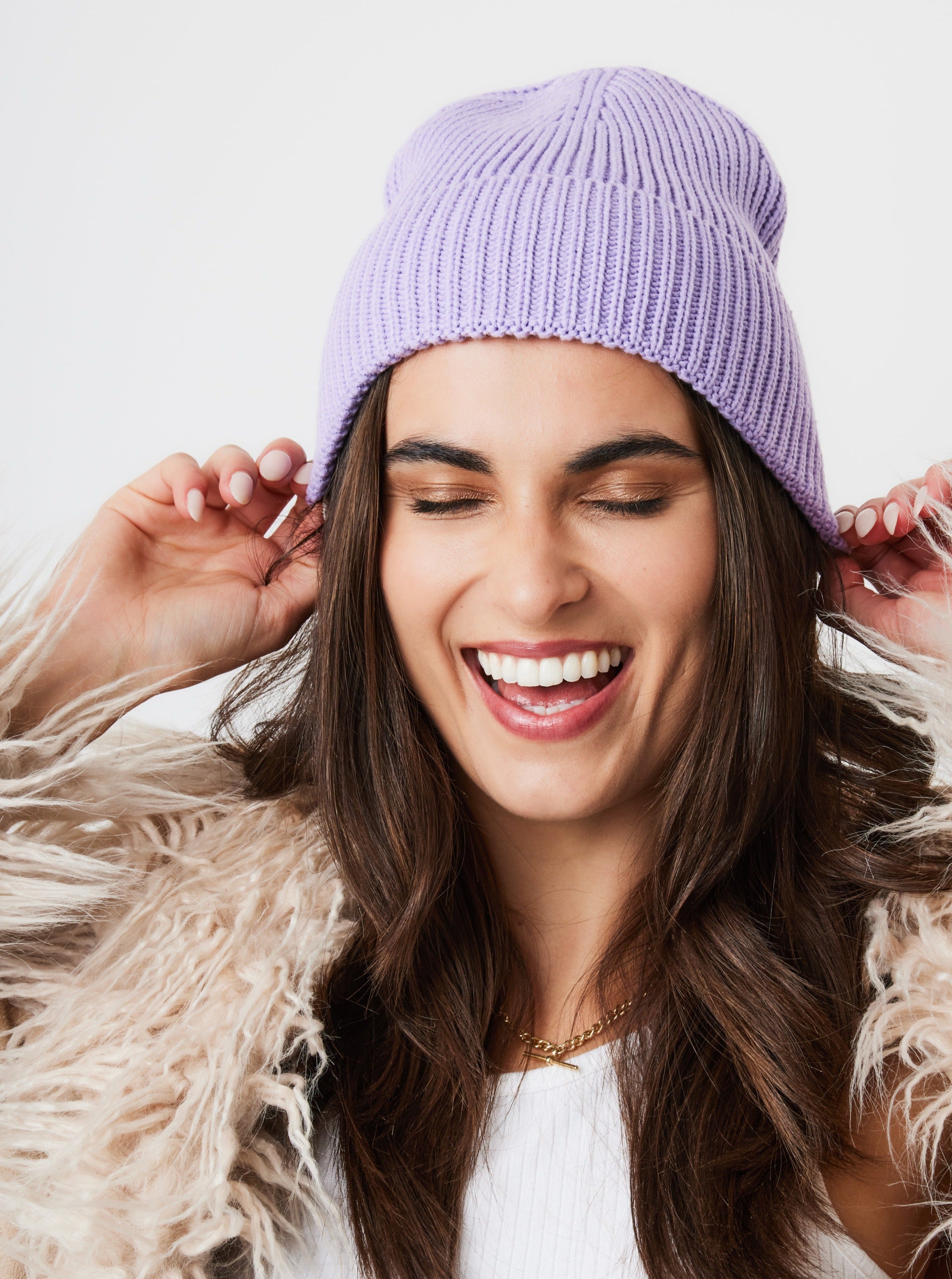 Woman's Ribbed Knitted Beanie in Lilac