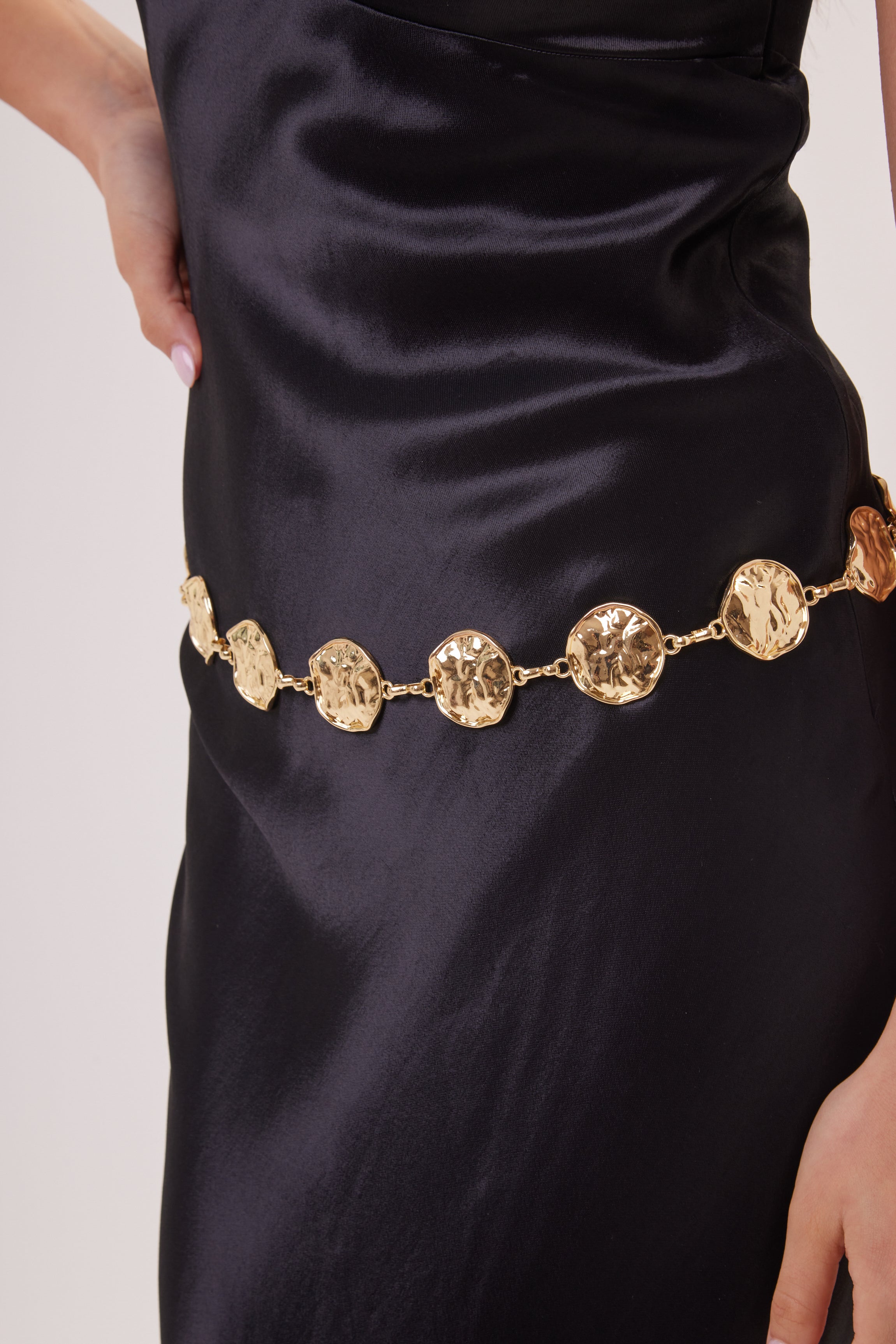 Woman's Round Hammered Chain Belt in Gold
