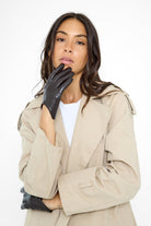Women's Short Leather Look Driving gloves in Brown