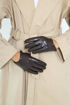 Women's Short Leather Look Driving gloves in Brown