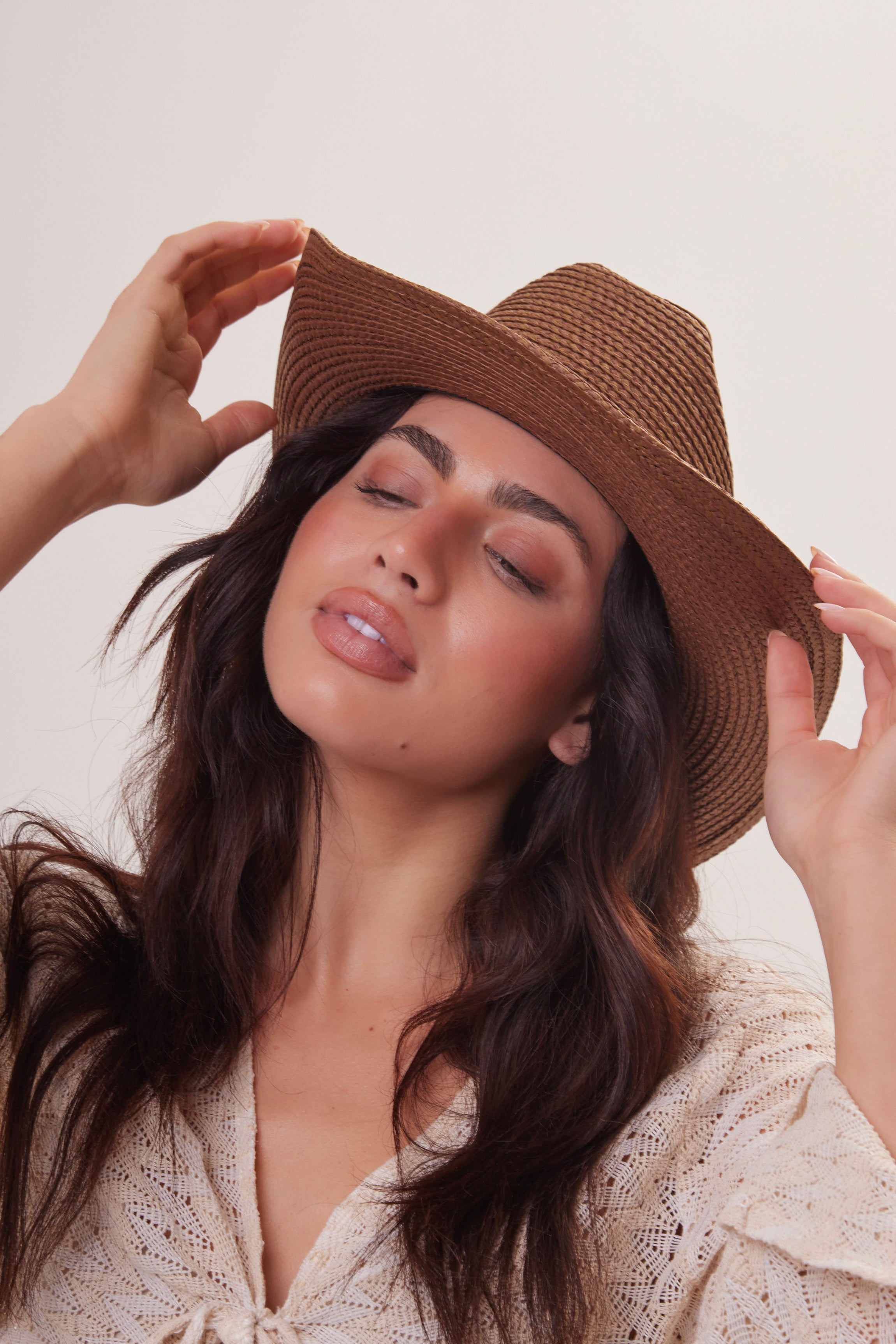 Woman's Straw Cowboy Hat in Dark Brown 