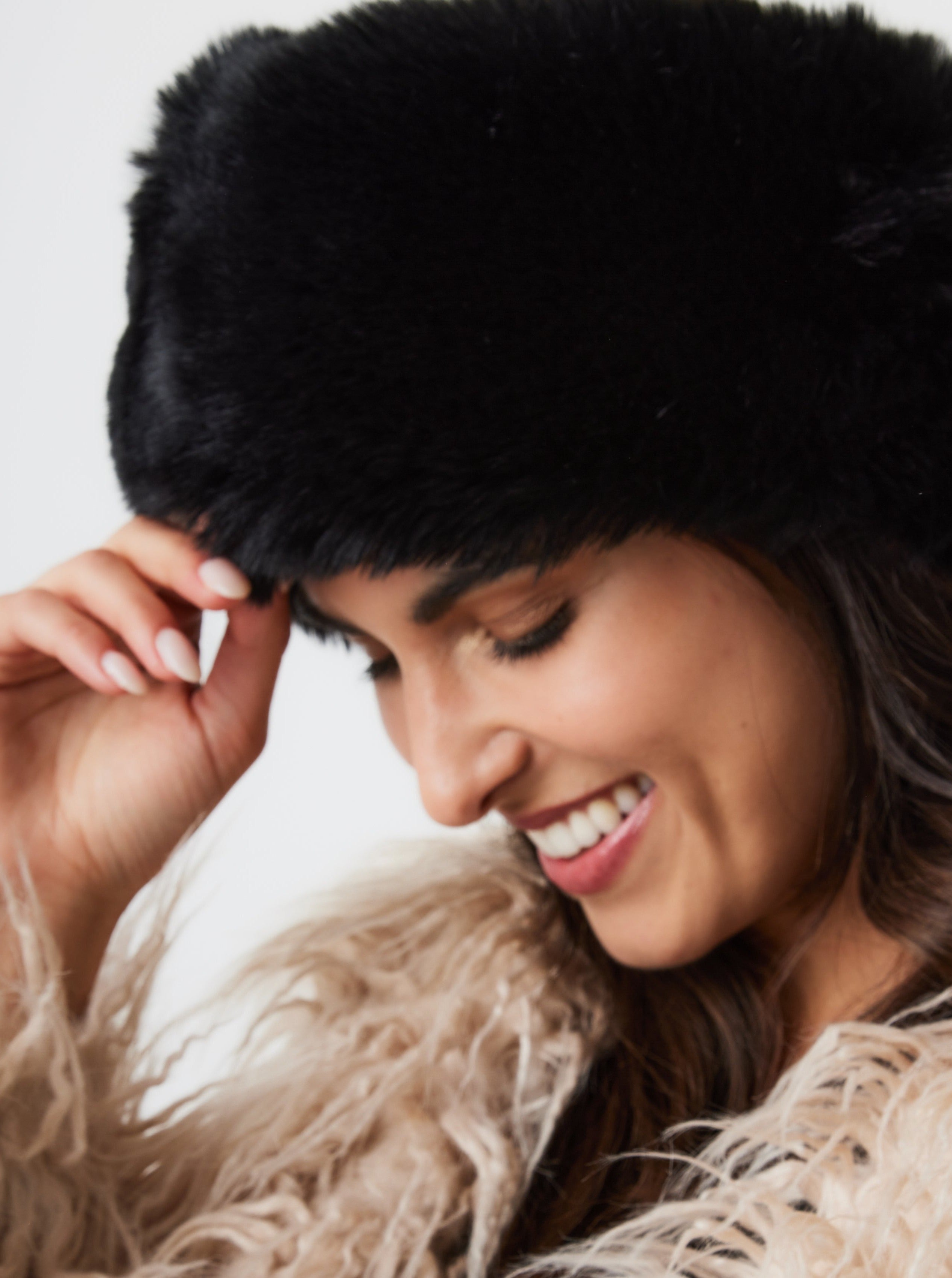 Woman's Super Fluffy Faux Fur Headband in Black