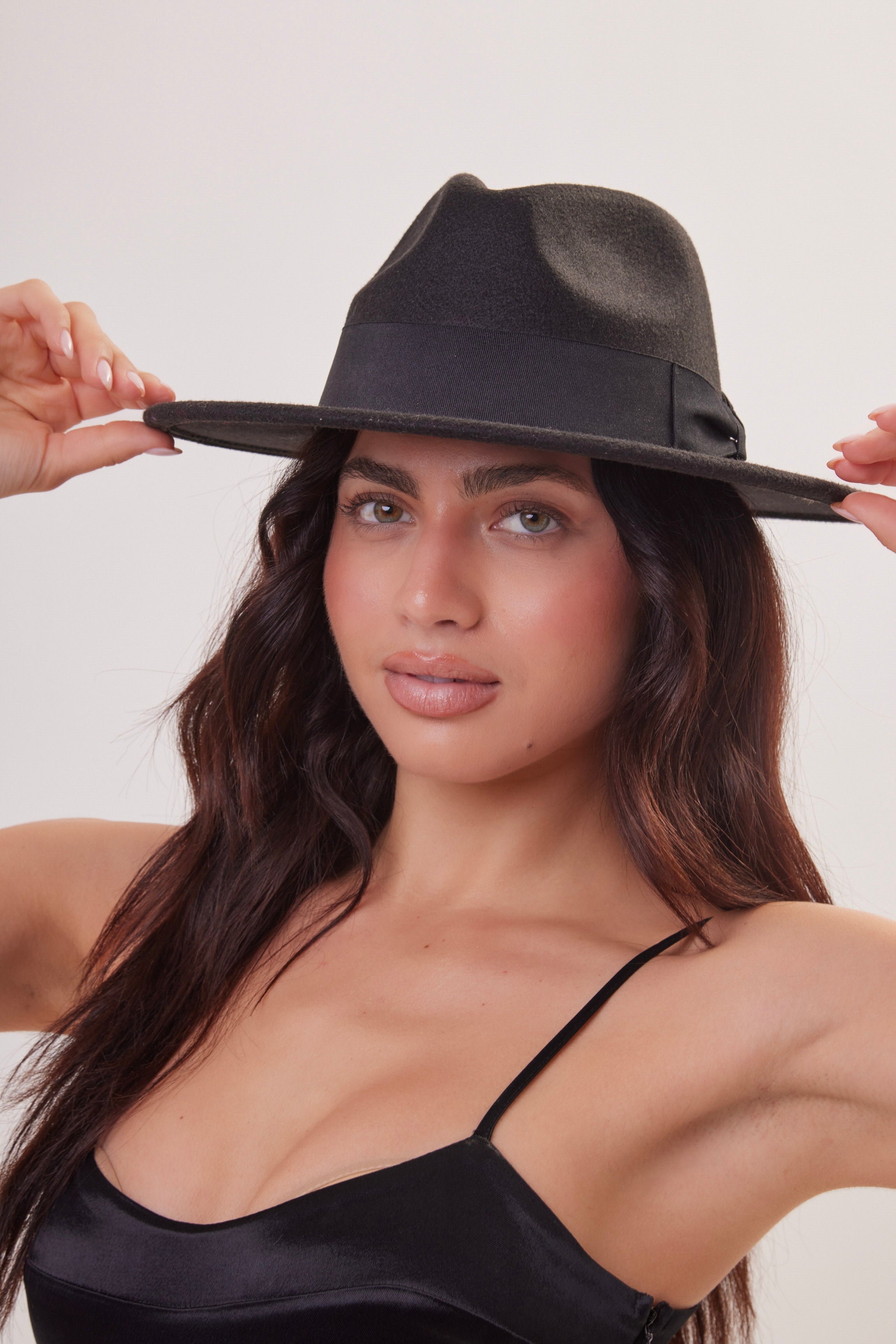 Fedora with Bow Trim in Black - Fedora - My Accessories London