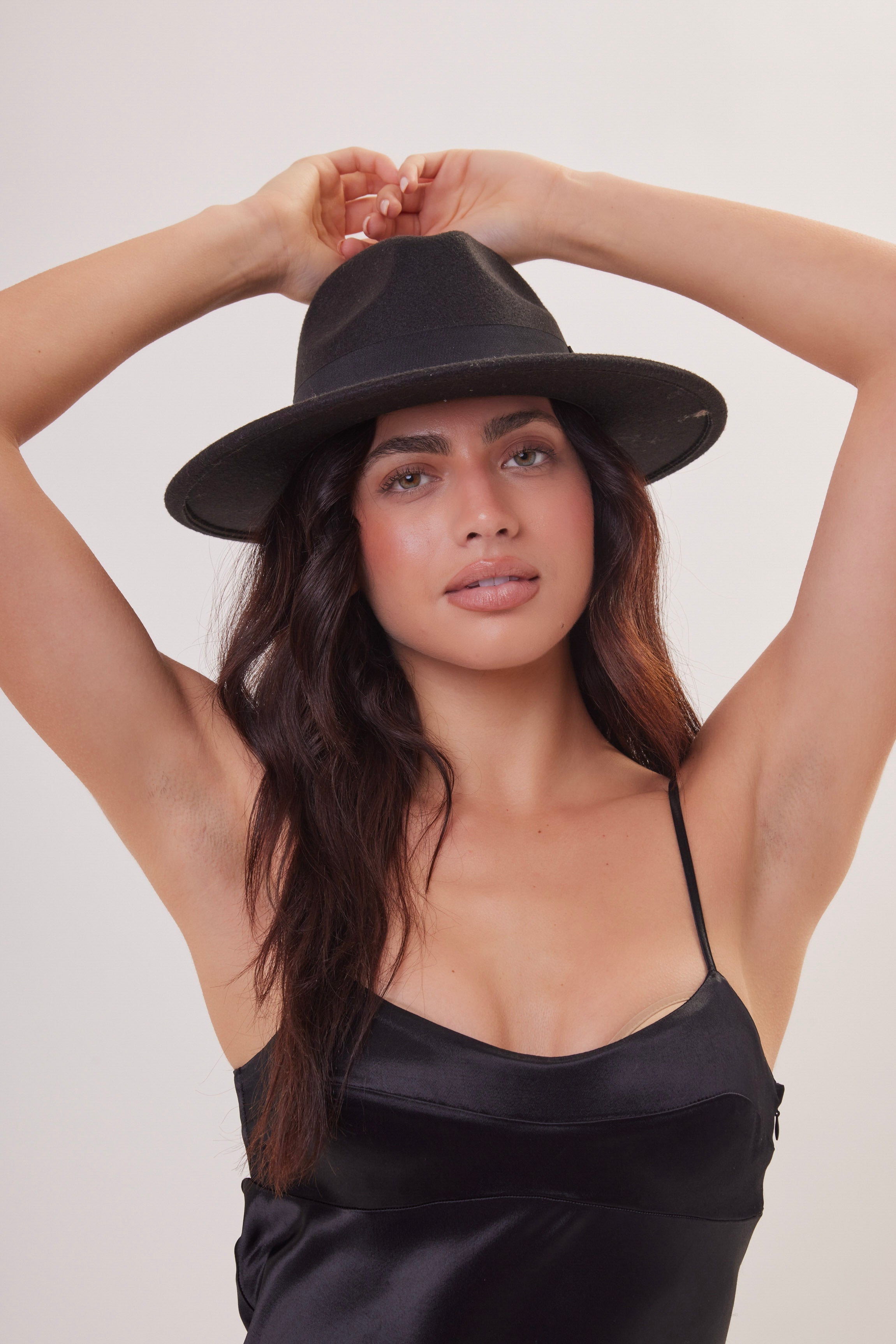 Fedora with Bow Trim in Black - Fedora - My Accessories London