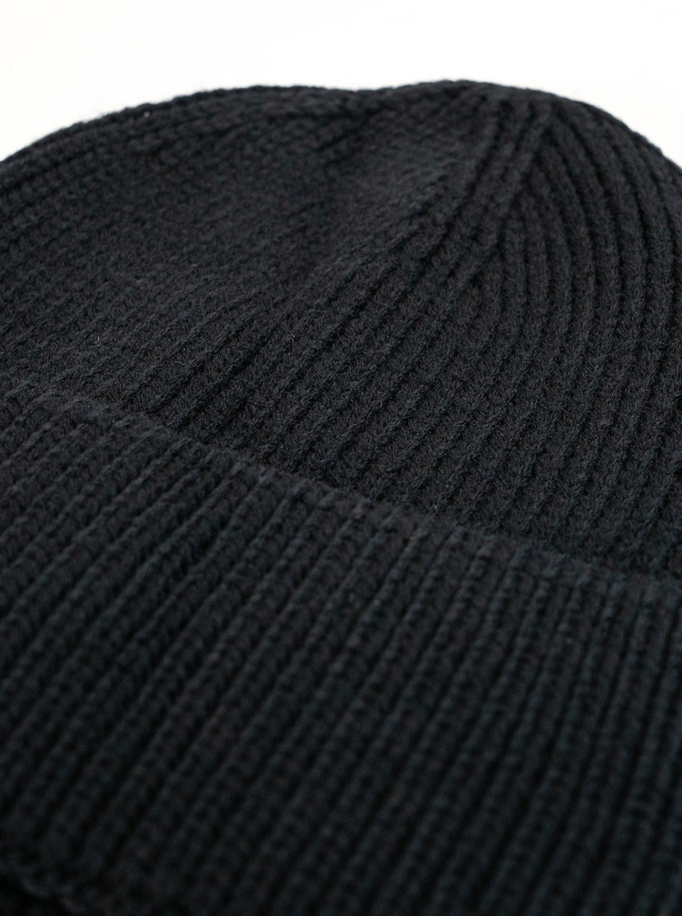 Woman's Ribbed Knitted Beanie in Black