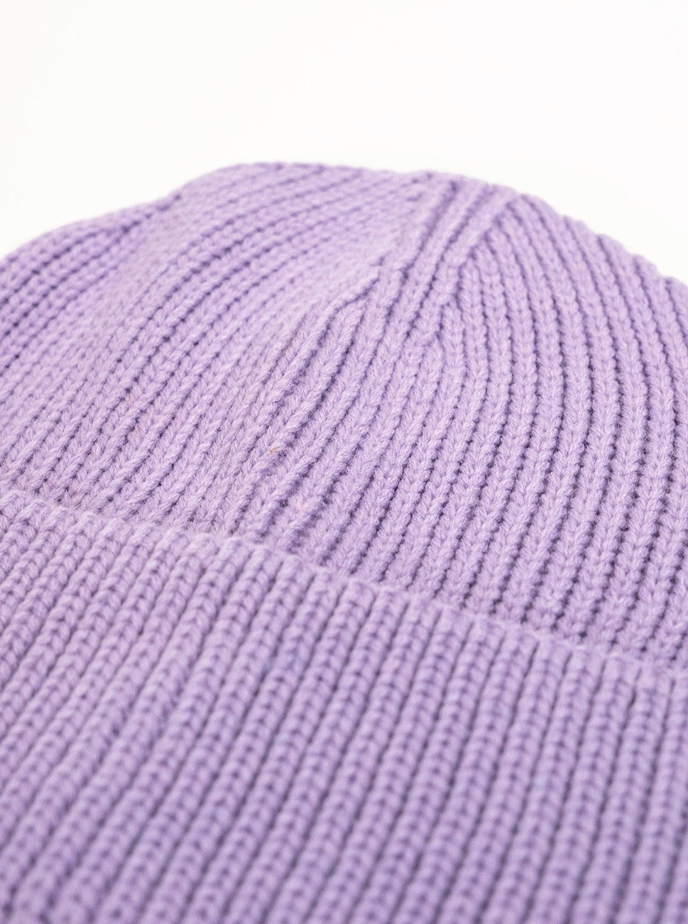 Woman's Ribbed Knitted Beanie in Lilac